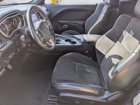 Used 2017 Dodge Challenger R/T Scat Pack w/ Leather Interior Group image 11