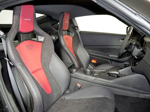 Used 2024 Nissan Z NISMO w/ Floor Mat Package RWD image 41