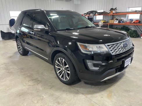 Used 2016 Ford Explorer Platinum image 9