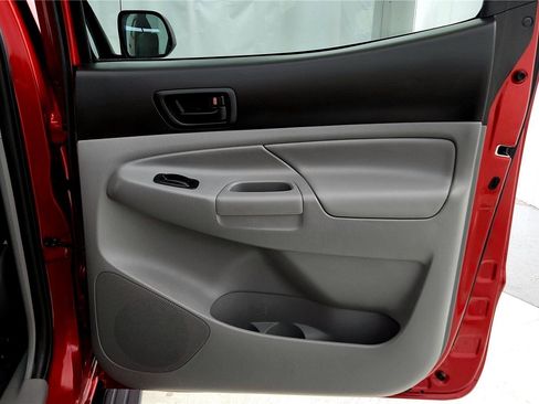 Used 2015 Toyota Tacoma 4x4 Double Cab w/ SR5 Package image 19