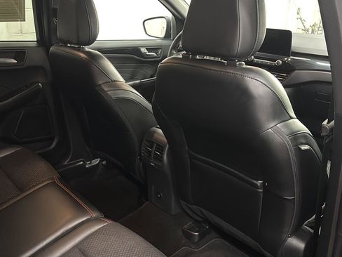 Used 2025 Ford Escape ST-Line AWD/4WD image 23