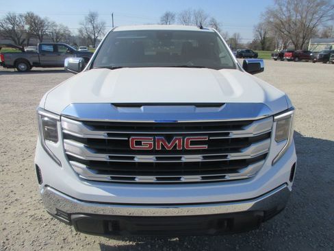 New 2026 GMC Sierra 1500 SLE image 11