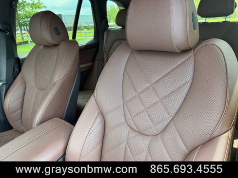 Used 2025 BMW X5 sDrive40i w/ M Sport Package RWD image 13