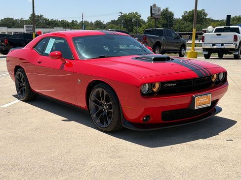 Used 2022 Dodge Challenger R/T Scat Pack w/ Shaker Package RWD image 7