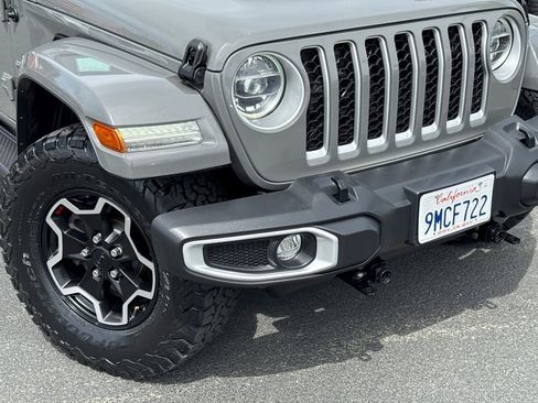 Used 2021 Jeep Wrangler Unlimited Sahara AWD/4WD image 6