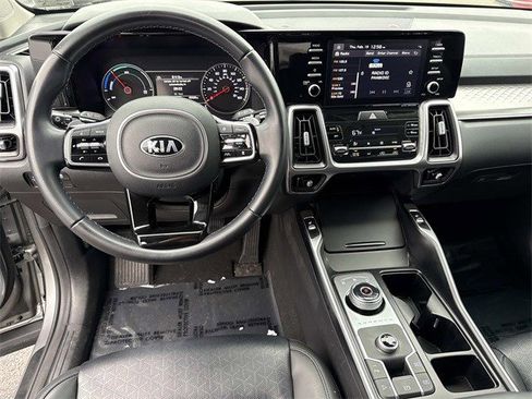 Used 2021 Kia Sorento EX image 18