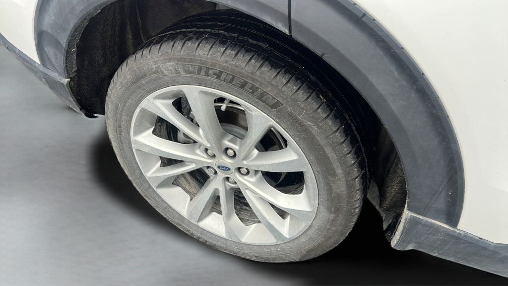 Used 2021 Ford Explorer Platinum w/ Equipment Group 601A AWD/4WD image 13