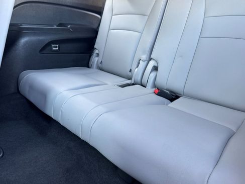 Used 2019 Honda Pilot Touring image 34