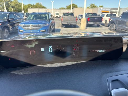 Used 2025 Ford Expedition Active AWD/4WD image 40