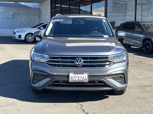 Certified 2022 Volkswagen Tiguan SE w/ Panoramic Sunroof Package image 4