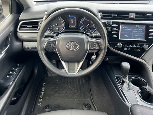 Used 2018 Toyota Camry LE image 14