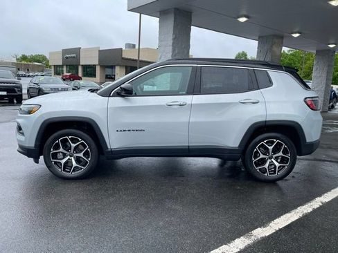 Used 2025 Jeep Compass Limited AWD/4WD image 33