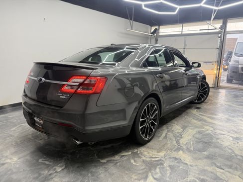 Used 2017 Ford Taurus Limited image 5