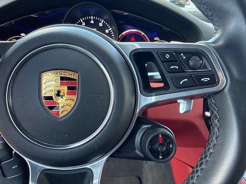 Used 2022 Porsche Cayenne AWD/4WD image 38