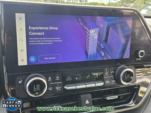 Used 2023 Toyota Highlander XLE FWD image 25