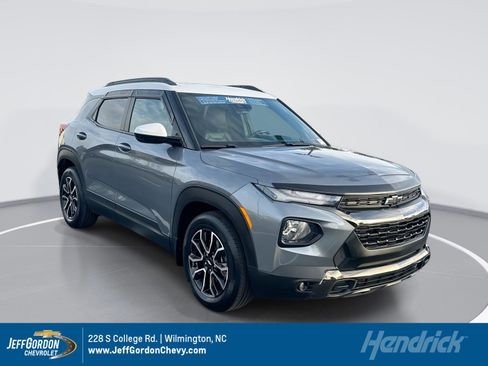Used 2022 Chevrolet TrailBlazer ACTIV w/ Sun and Liftgate Package image 1
