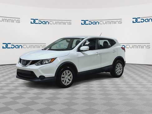 Used 2019 Nissan Rogue Sport S FWD image 4