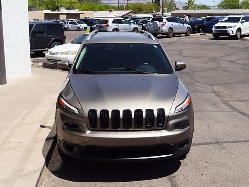 Used 2017 Jeep Cherokee Latitude w/ Comfort/Convenience Group image 15