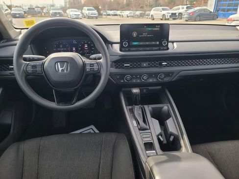 Used 2023 Honda Accord EX image 17