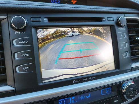 Used 2017 Toyota Highlander Plus image 35