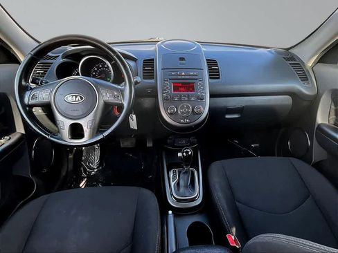 Used 2013 Kia Soul + FWD image 9