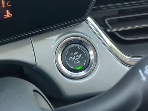 Used 2025 Chevrolet Trax LT w/ Driver Confidence Package image 17