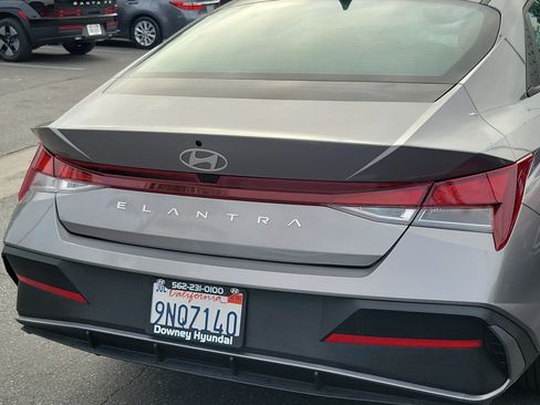 Used 2024 Hyundai Elantra SEL FWD image 5