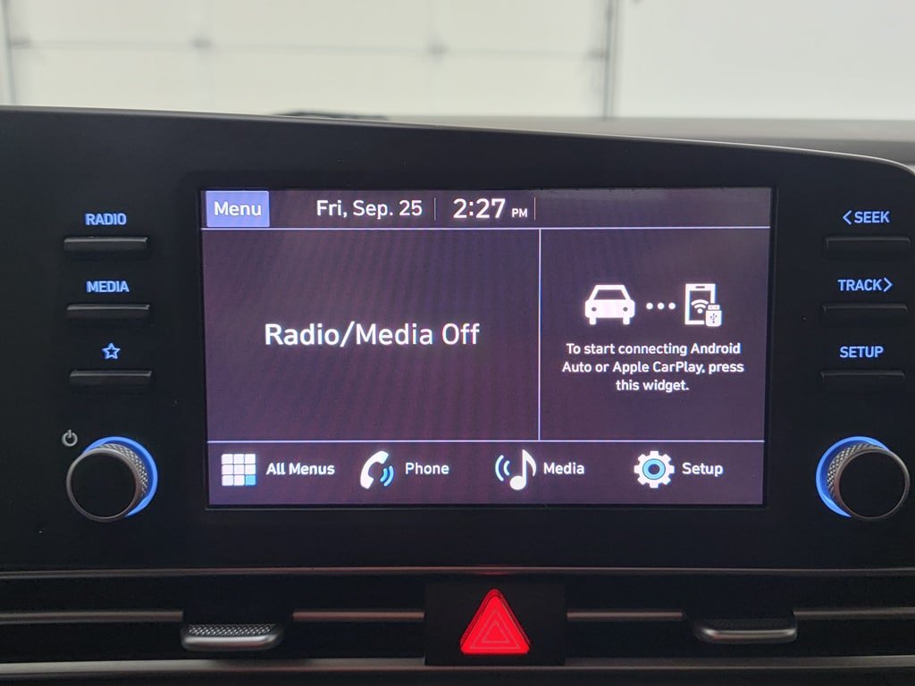 Used 2024 Hyundai Elantra SE FWD image 21