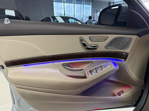 Used 2019 Mercedes-Benz S 560 Sedan image 9