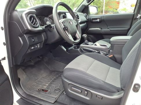 Used 2023 Toyota Tacoma TRD Sport w/ Black Out Package (TMS) AWD/4WD image 13