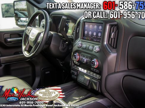 Used 2023 GMC Sierra 2500 AT4 w/ AT4 Premium Plus Package image 8