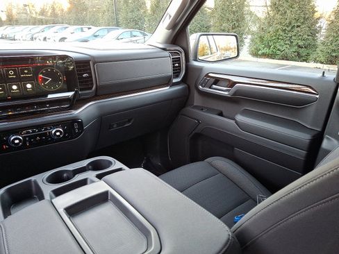 Certified 2024 GMC Sierra 1500 Elevation image 16