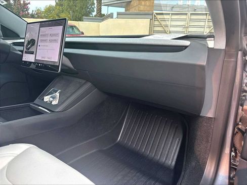 Used 2025 Tesla Model 3 Long Range RWD image 17