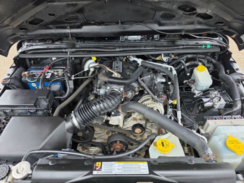 Used 2011 Jeep Wrangler Sport AWD/4WD image 19
