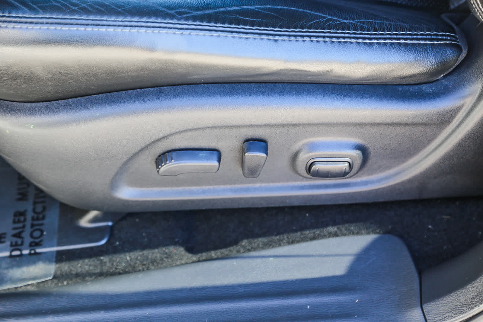 Used 2013 Nissan Pathfinder Platinum FWD image 19