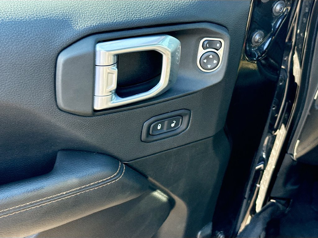 Certified 2022 Jeep Wrangler Unlimited Sahara AWD/4WD image 19