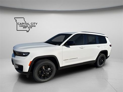 New 2025 Jeep Grand Cherokee L Altitude image 5