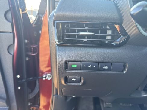 Certified 2024 Nissan Sentra SV image 23