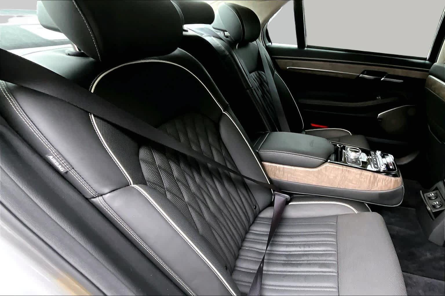 Used 2021 Genesis G90 3.3T Premium AWD/4WD image 19