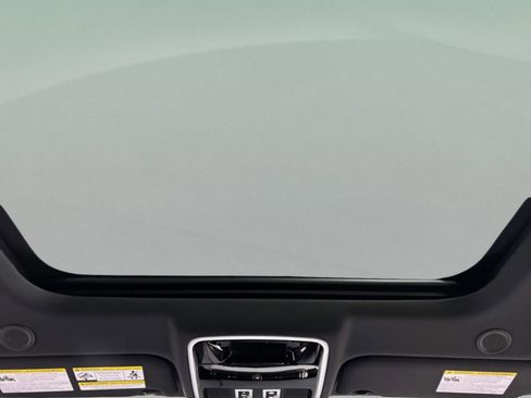 Used 2026 Land Rover Range Rover Velar S image 12