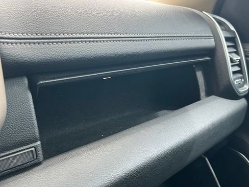 Used 2019 RAM 1500 Laramie AWD/4WD image 36
