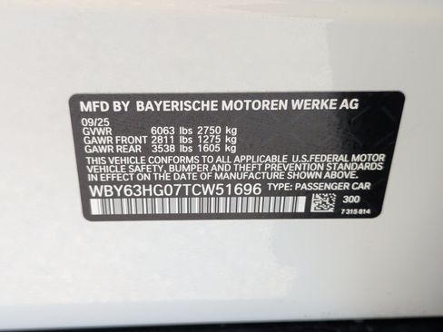 Used 2026 BMW i5 eDrive40 w/ Premium Package RWD image 43