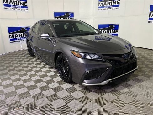 Used 2021 Toyota Camry XSE image 1