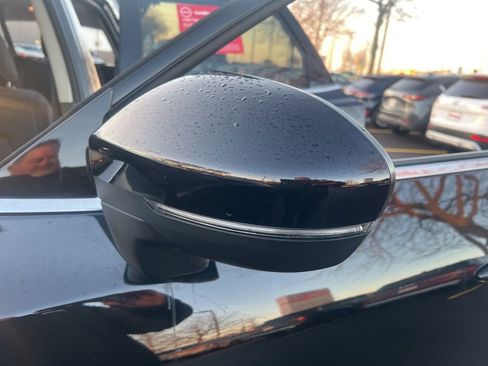 Certified 2025 Nissan Pathfinder SV image 33