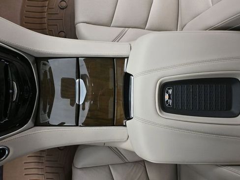 Used 2020 Cadillac Escalade ESV Premium Luxury image 39