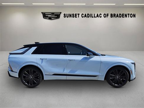 New 2026 Cadillac Lyriq V image 8