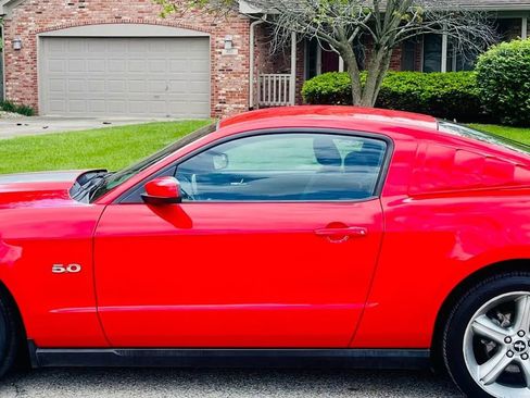 Used 2011 Ford Mustang GT Premium w/ Comfort Pkg RWD image 6