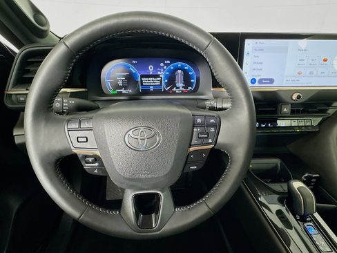 Used 2026 Toyota Crown Limited image 11