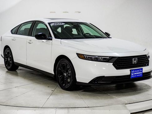 Used 2025 Honda Accord SE image 13
