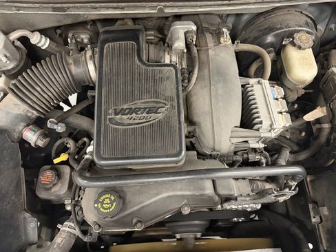 Used 2002 GMC Envoy SLE image 9